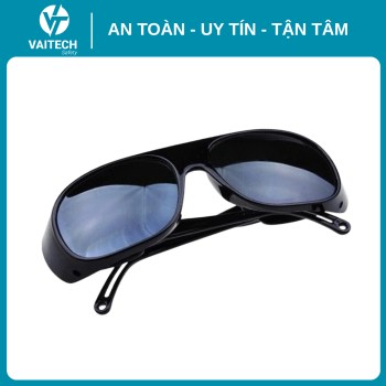 KÍNH BẢO HỘ THỦY TINH ĐEN – CHỐNG NẮNG, CHỐNG BỤI, CHỐNG TIA UV