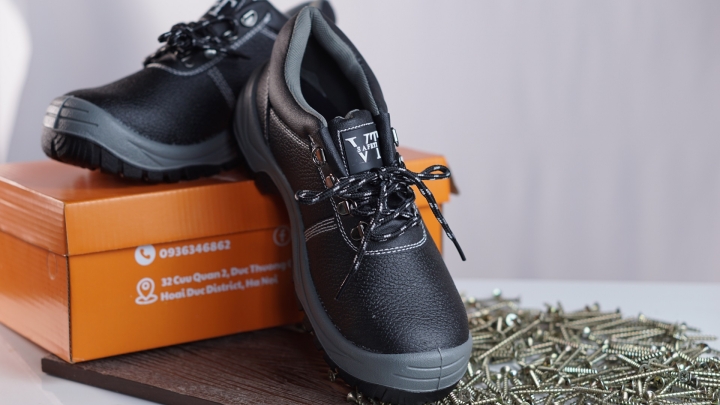 Giày bảo hộ lao động